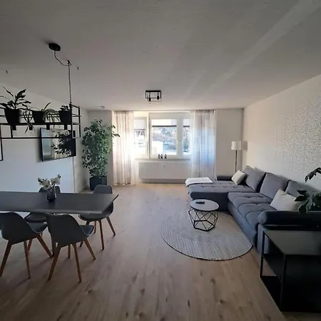 Apartament Modernes In Reusa